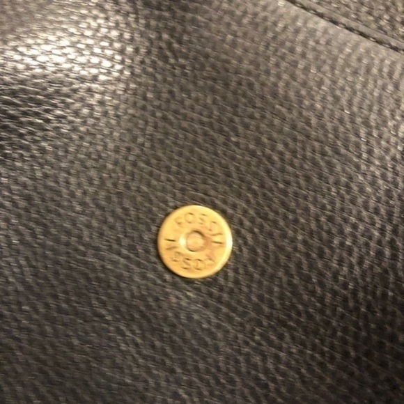 Fossil black leather fold over messenger bag - Picture 3 of 11